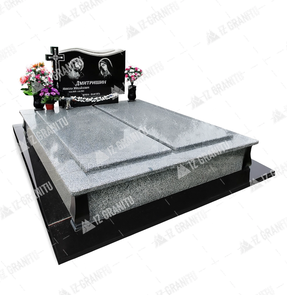 Подвійний пам'ятник 10